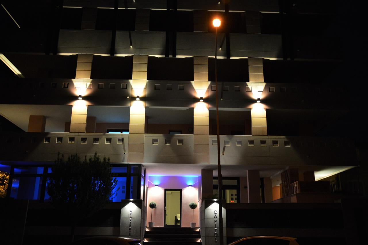 Capitol 2* Grado